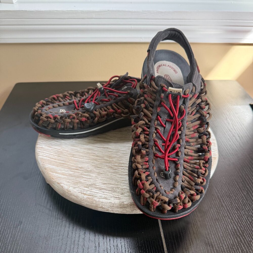 KEEN UNEEK ParaCord Bungee Sandals Men's 8 Waterproof Gorpcore Outdoor Trail